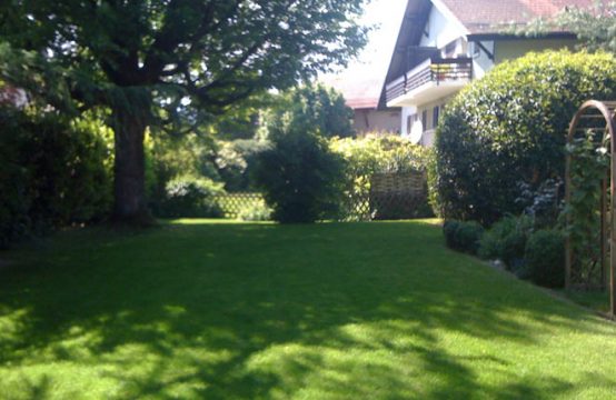 Charming duplex with garden