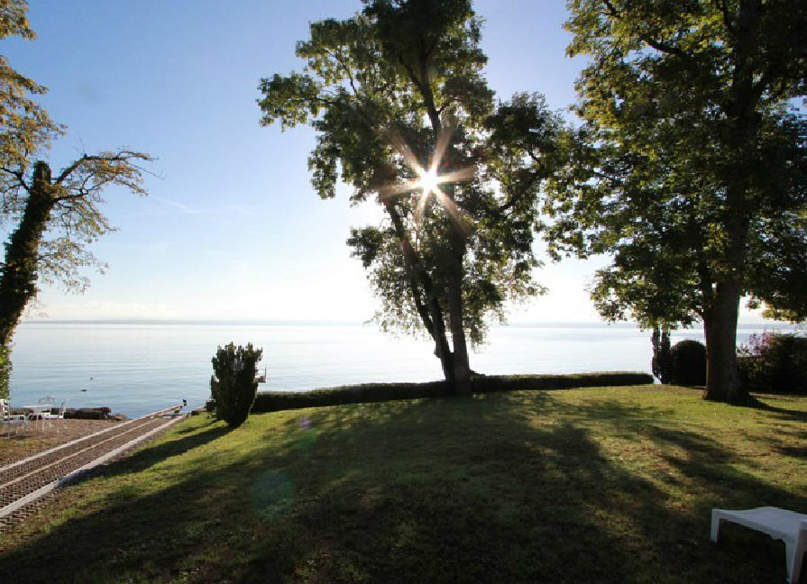 Lake Geneva just at your feet